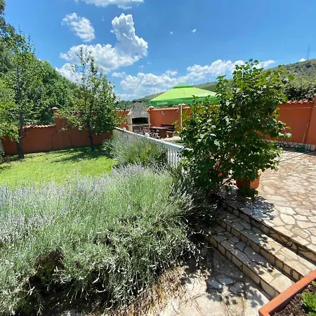 Βίλα Private Riverside Silvia Μόσταρ