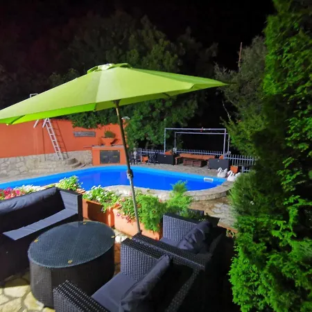 Private Riverside Silvia *