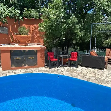 Private Riverside Silvia فيلة *