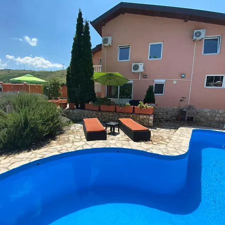 Private Riverside Silvia * Μόσταρ