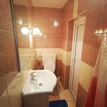 Private Riverside Silvia فيلة