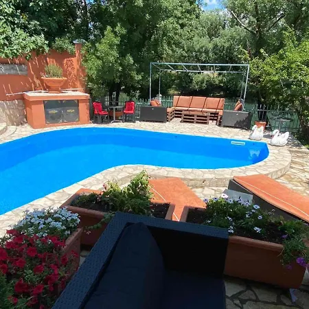 Private Riverside Silvia 빌라