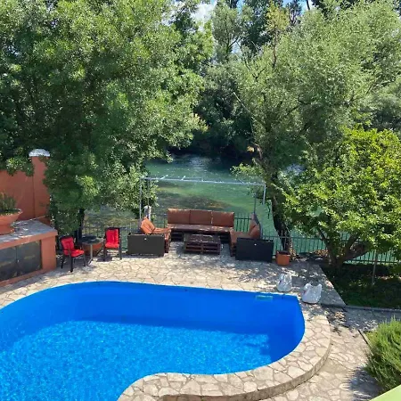 Βίλα Private Riverside Silvia Μόσταρ