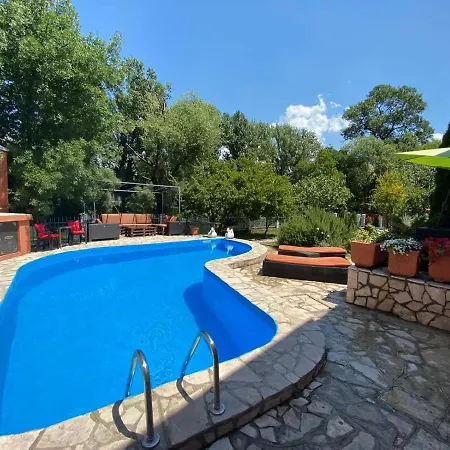 Βίλα Private Riverside Silvia Μόσταρ
