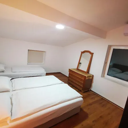 빌라 Private Riverside Silvia *
