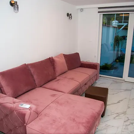 Private Riverside Silvia *
