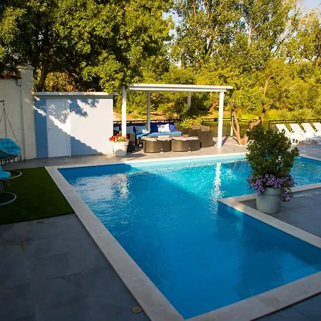 Private Riverside Silvia 빌라 모스타르