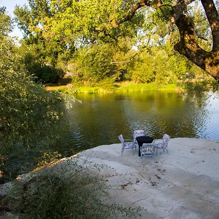 빌라 Private Riverside Silvia *