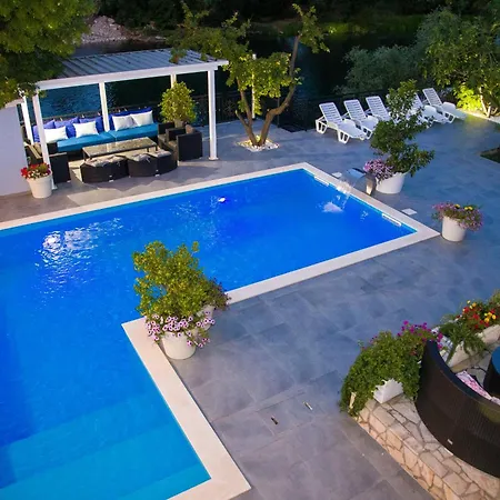 Private Riverside Silvia *