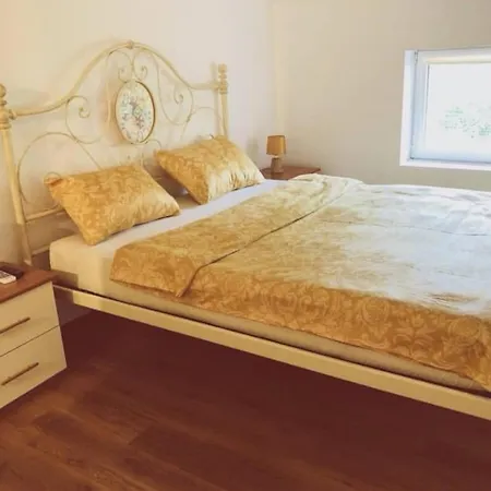 Private Riverside Silvia Βίλα Μόσταρ