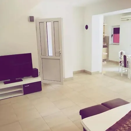 Private Riverside Silvia