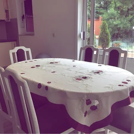 Villa Private Riverside Silvia *