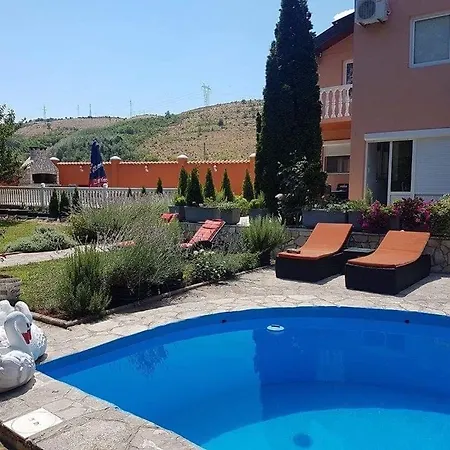 Βίλα Private Riverside Silvia