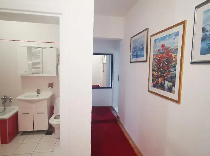 Private Riverside Silvia