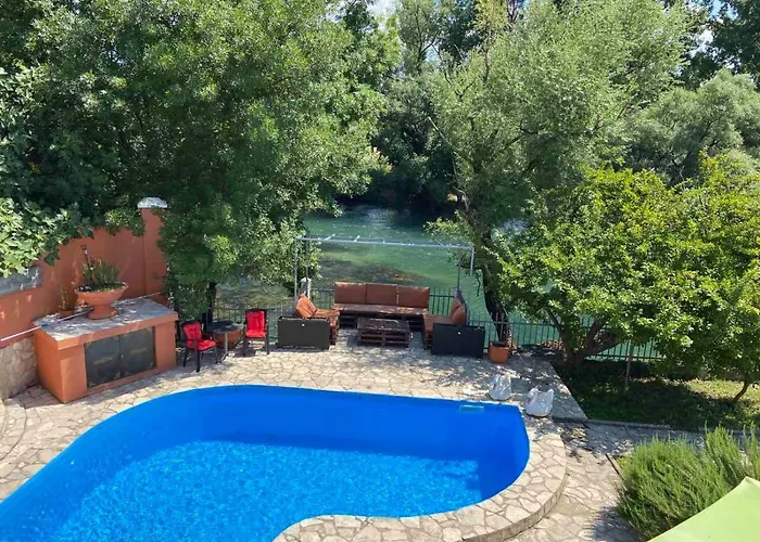 Villa Private Riverside Silvia Mostar
