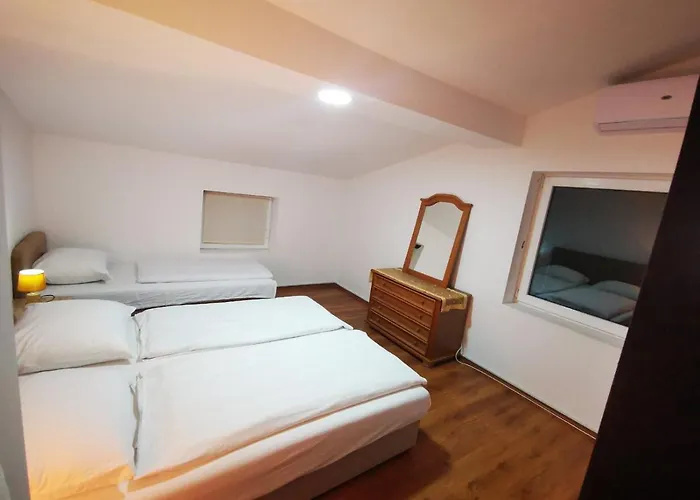 Villa Private Riverside Silvia *