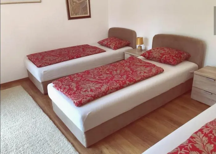 Private Riverside Silvia Villa *