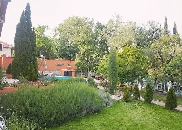 Private Riverside Silvia