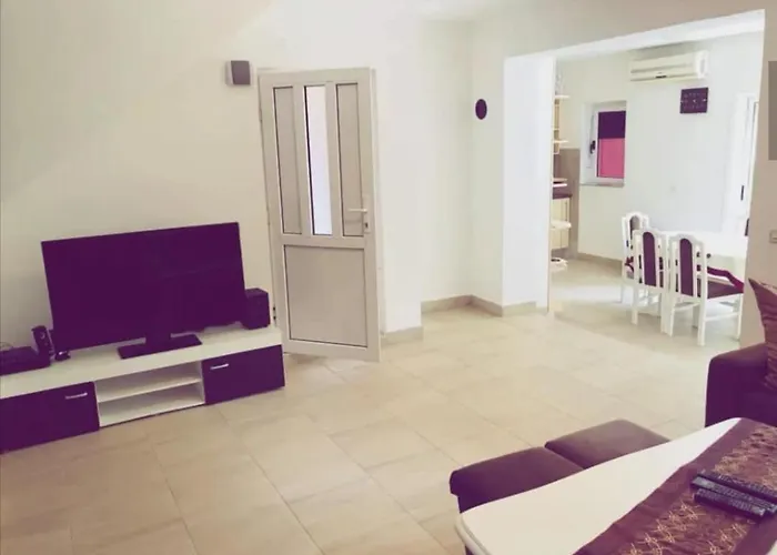 Private Riverside Silvia