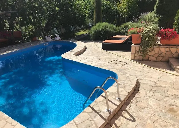 Private Riverside Silvia