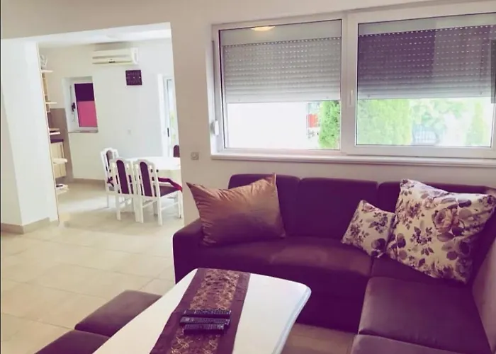 Private Riverside Silvia *