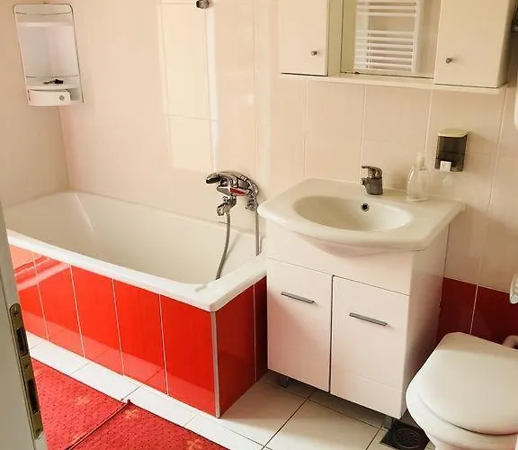 Private Riverside Silvia Villa *